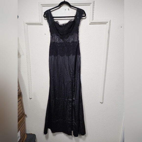 Lulus Exceptionally Exquisite Black Lace Off-the-Shoulder Maxi Dress S Wedding - Picture 6 of 9
